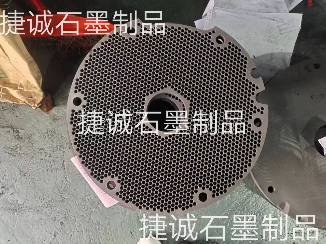 硬質(zhì)合金石墨盤，石墨盤，刀具燒結(jié)石墨盤，石墨盤加工，銅管燒結(jié)石墨盤，燒結(jié)石墨盤，石墨盤加工廠，石墨盤生產(chǎn)廠家，石墨盤廠家